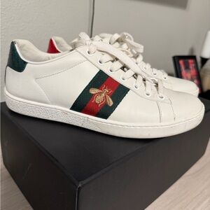 Gucci White and Green Sneakers with Red Stripe